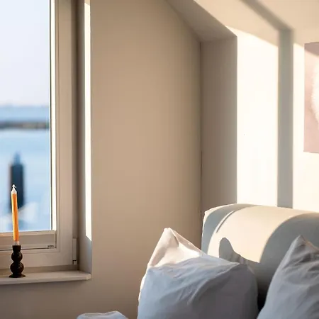 But Meere Apartment *